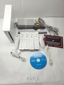 Nintendo Wii Console Wii Sports 4 Remote Bundle RVL-001 GameCube Console White