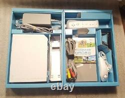 Nintendo Wii White Game Console with Wii Sports Game Bundle In Box Tested