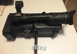 Panasonic AG-HVX200AP 3CCD DVCPRO HD P2 Digital Video Camera with Accessories