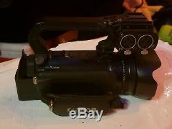 Légèrement Utilisé Hd Canon Xa10 Caméscope Intégré Avec 64 Go Sur Carte Mémoire